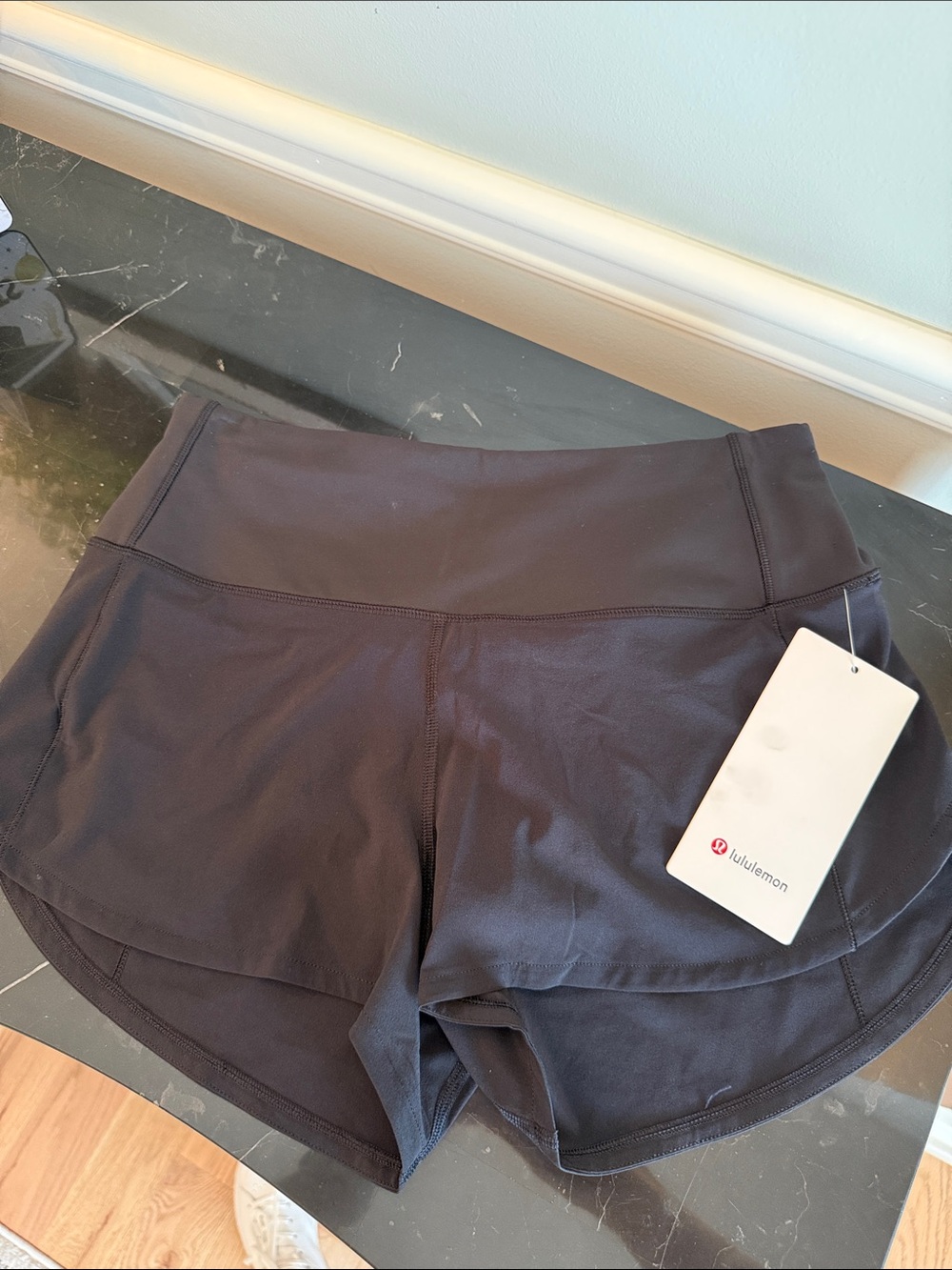 NWT!! Lululemon Size 6 Speed Up Women's 2.5 inch HR Black Shorts
